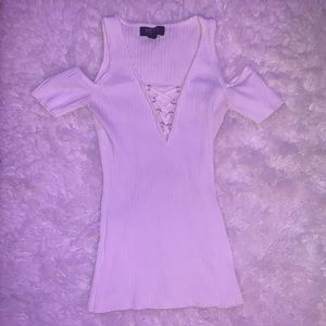 Women’s shirt, nice material, perfect for dressing up 🤍